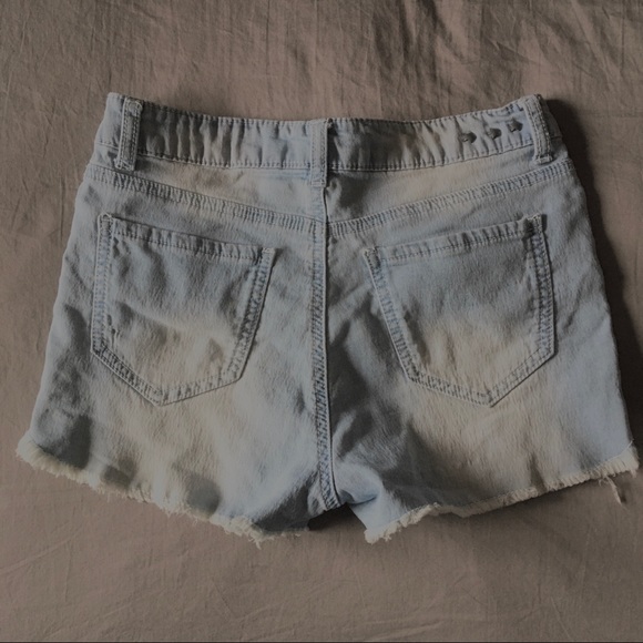 Shorts - Picture 2 of 3